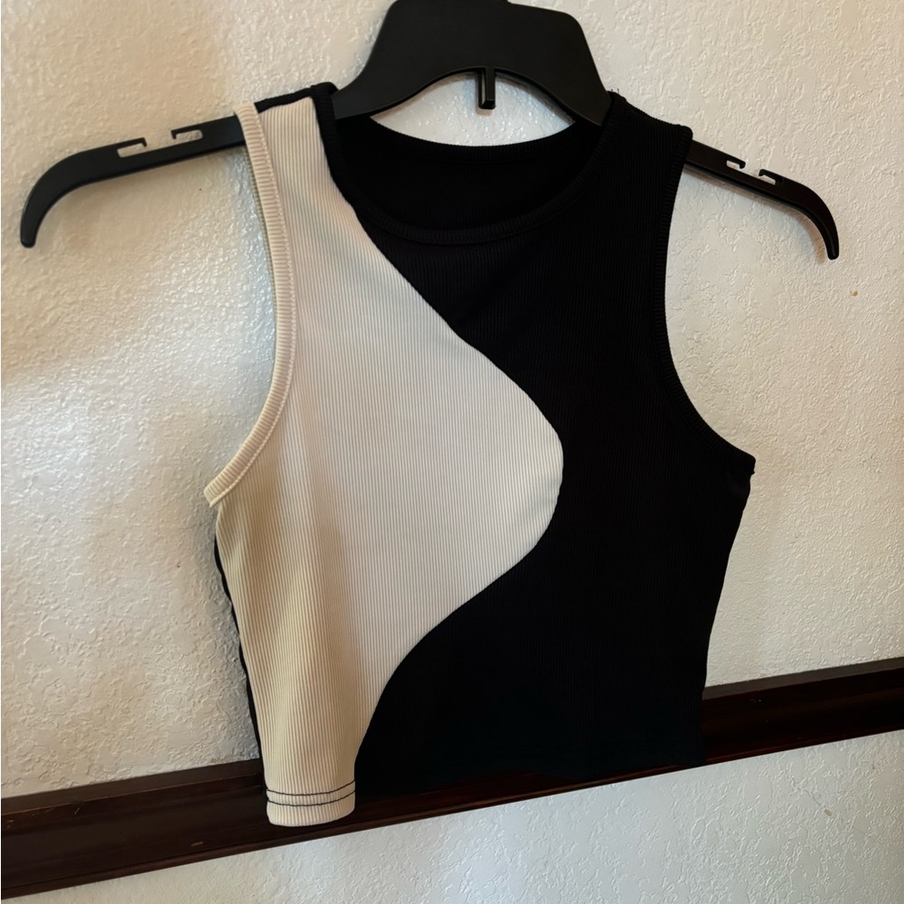 Trendy Two-Tone Sleeveless Shirt - Size S